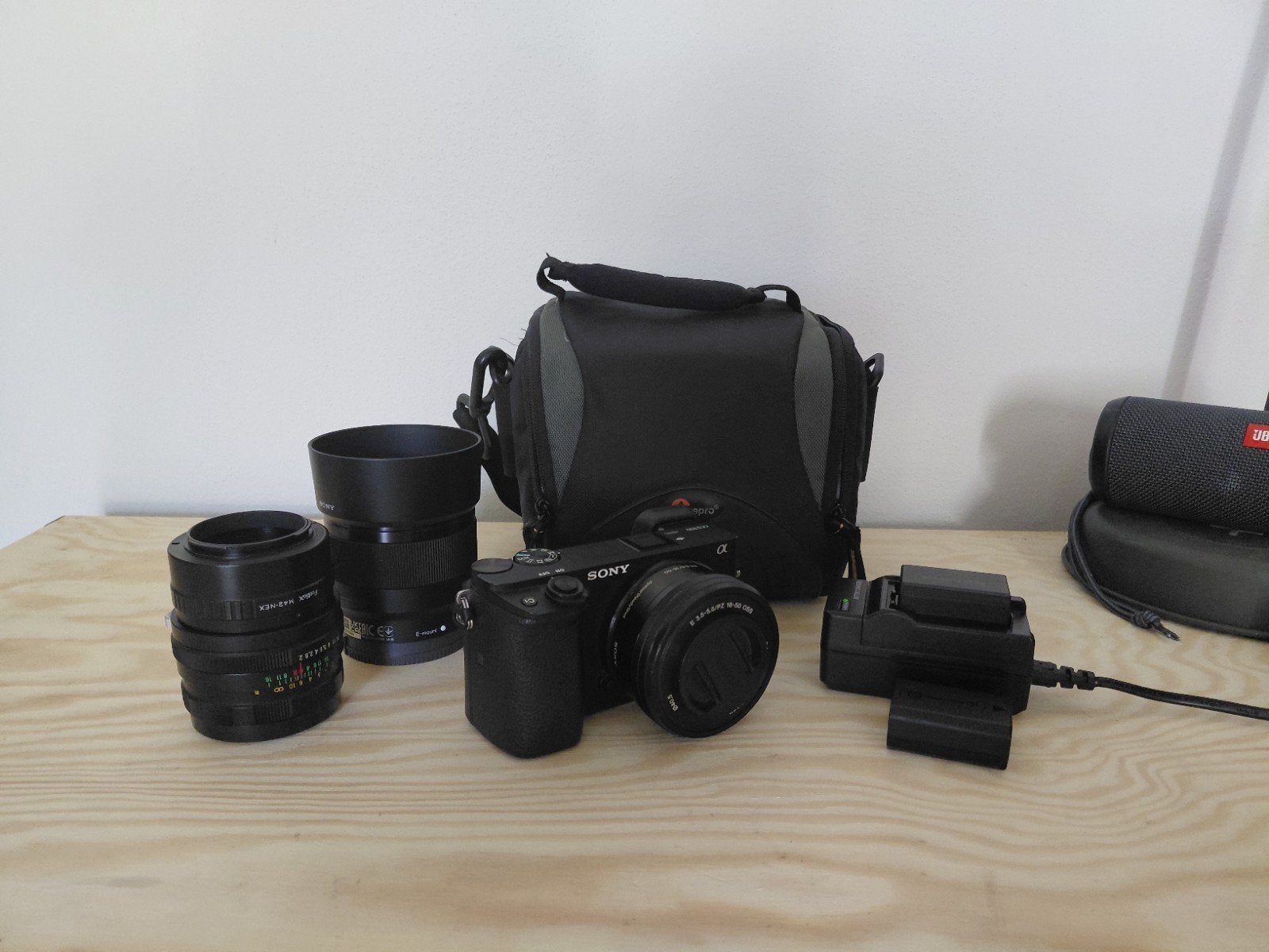 Sony A6300 + 16-50mm kitlens + tas, accu's en lader, Ophalen, Gebruikt, 24 megapixels, Sony
