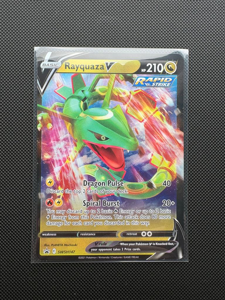 Rayquaza V SWSH147 Black Star Promo, Hobby en Vrije tijd, Verzamelkaartspellen | Pokémon, Ophalen of Verzenden, Nieuw, Losse kaart