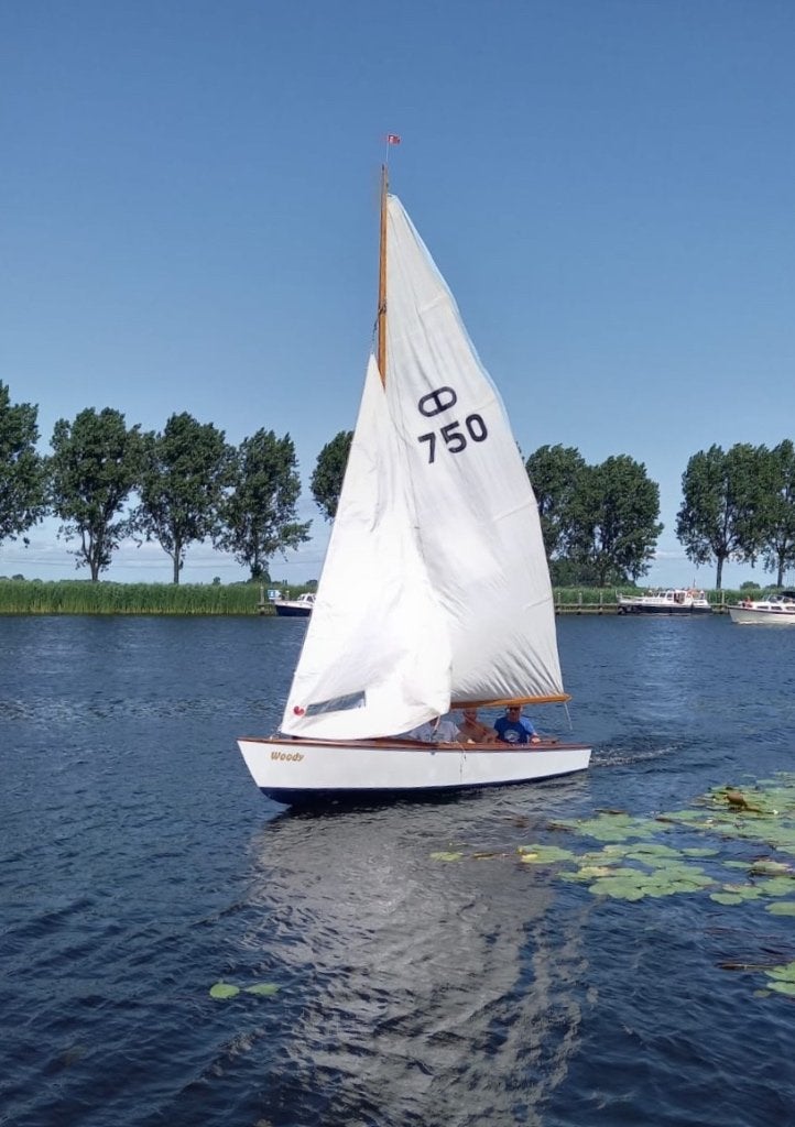 Originele Schakel zeilboot uit 1966, gerestaureerd +trailer, Watersport en Boten, Open zeilboten, Ophalen, Gebruikt, Fok, Hout