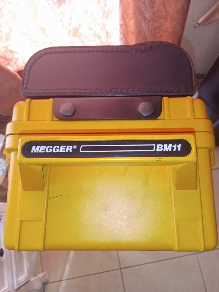 Megger BM11 Isolatietester in goede staat, Doe-het-zelf en Verbouw, Ophalen of Verzenden, Gebruikt, Elektriciteit