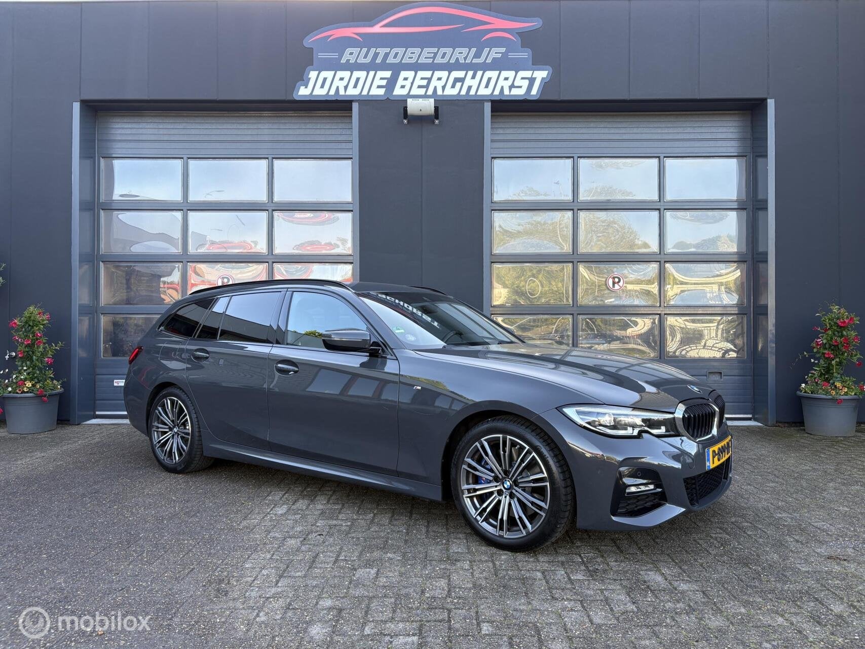 BMW 3-serie Touring 318i Business Edition M sport, Automaat, Gebruikt, Euro 6, 3-Serie