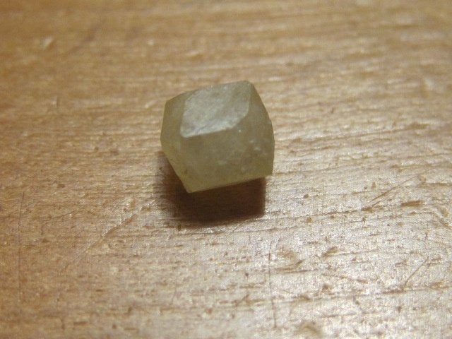 mi. 6x ruwe edelsteenkristal RHODIZIET (8), Verzenden, Mineraal