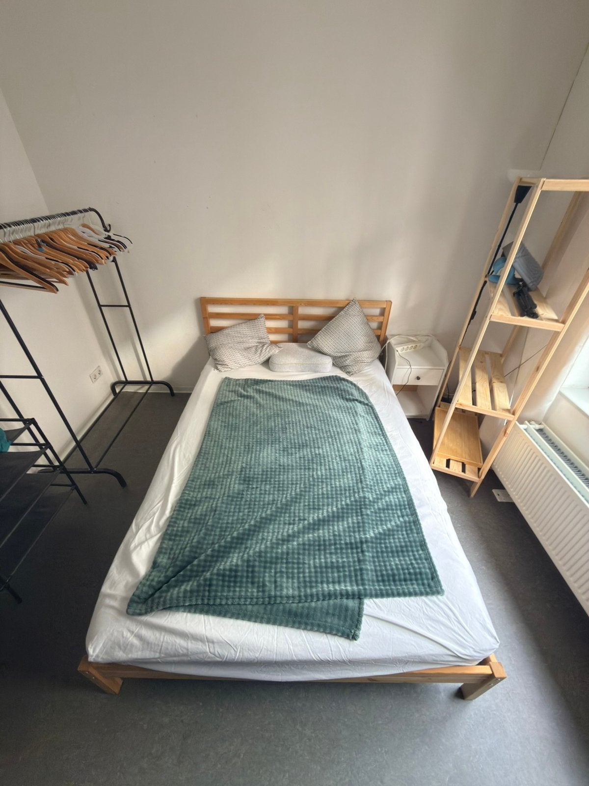 Ikea Bedframe, Ophalen, Tweepersoons, 140 cm, Zo goed als nieuw