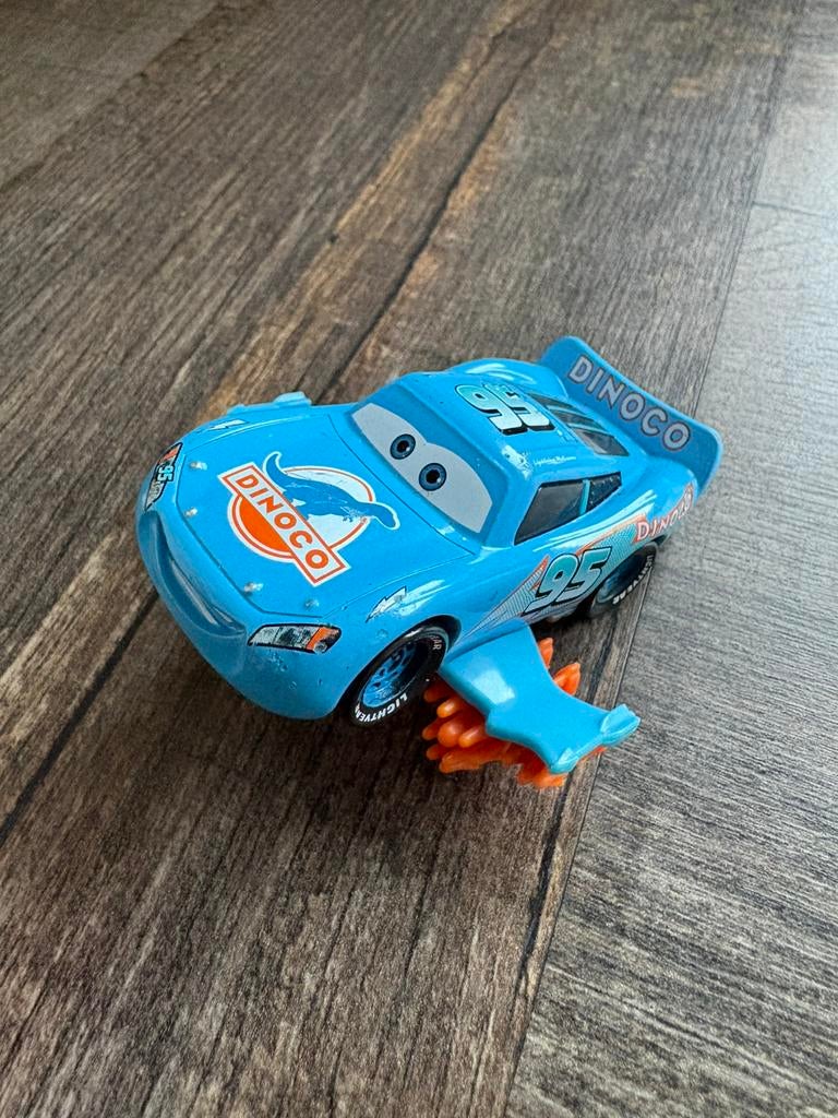 Disney pixar cars storm mc queen dinoco met raketten, Ophalen of Verzenden, Zo goed als nieuw