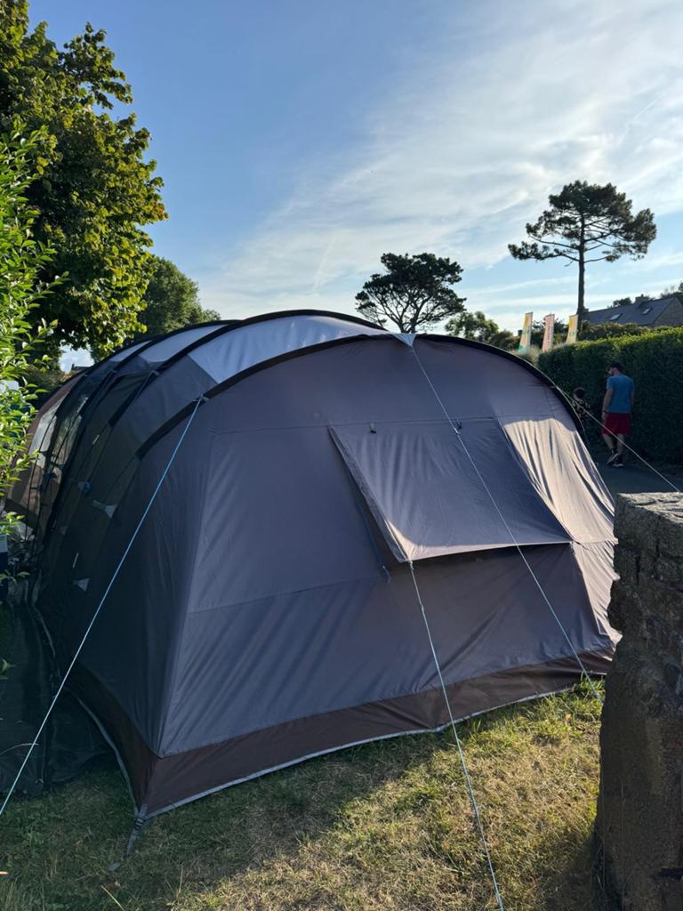 Safarica Boavista 5-persoons tunneltent - Zo goed als nieuw, Caravans en Kamperen, Ophalen of Verzenden, Gebruikt, Tot en met 5