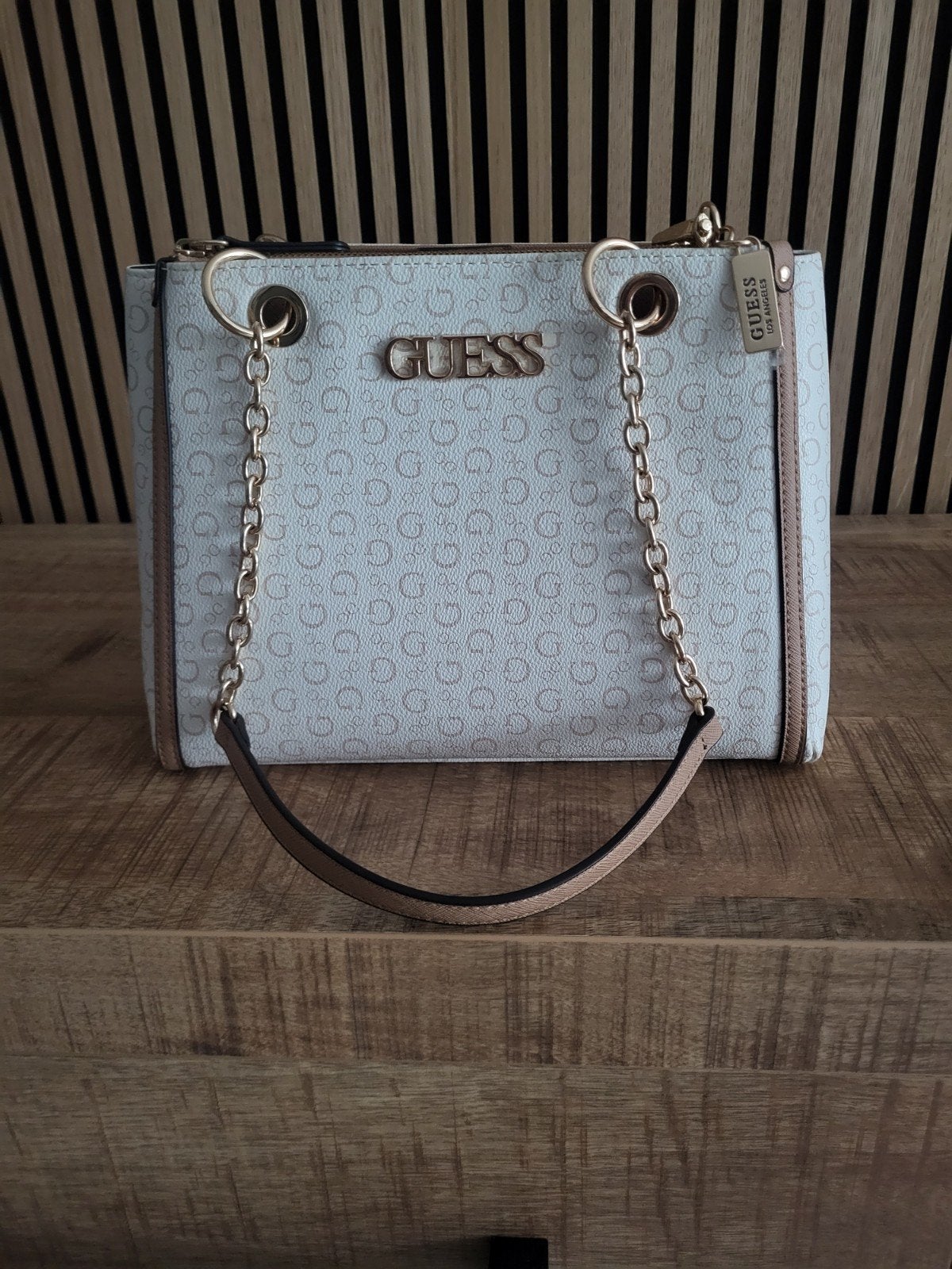 Guess Handtas -Beige met G-Logo,s en Gouden details, Ophalen of Verzenden, Zo goed als nieuw, Beige, Handtas