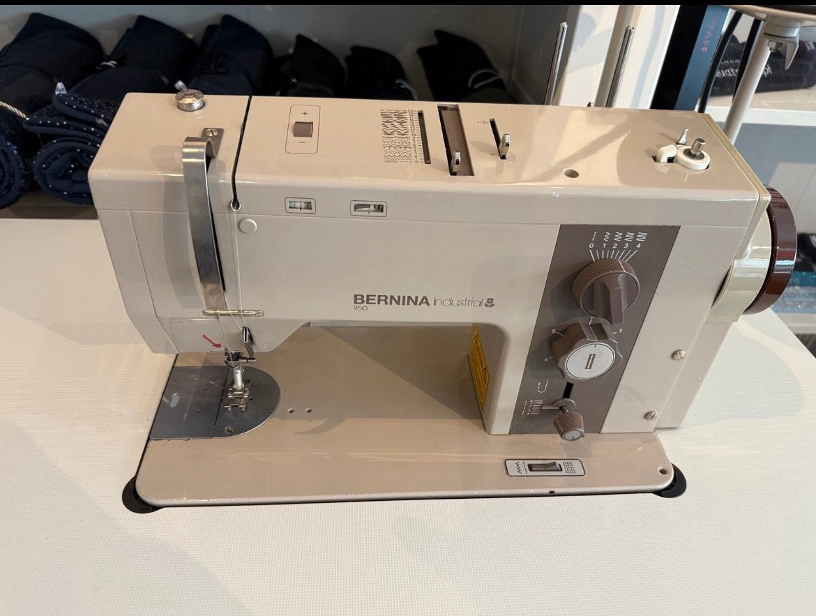 Bernina 950 Naaimachine, Ophalen, Zo goed als nieuw, Naaimachine, Bernina