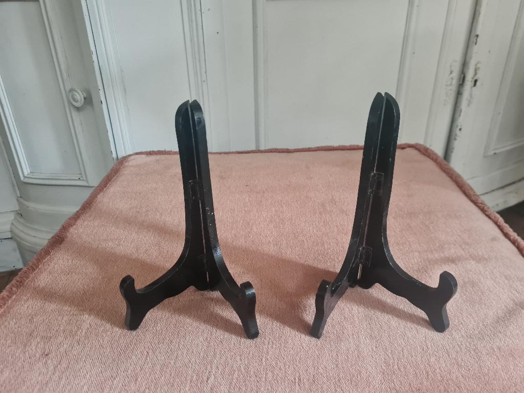 Vintage zwarte borden steunen per stuk 2,95