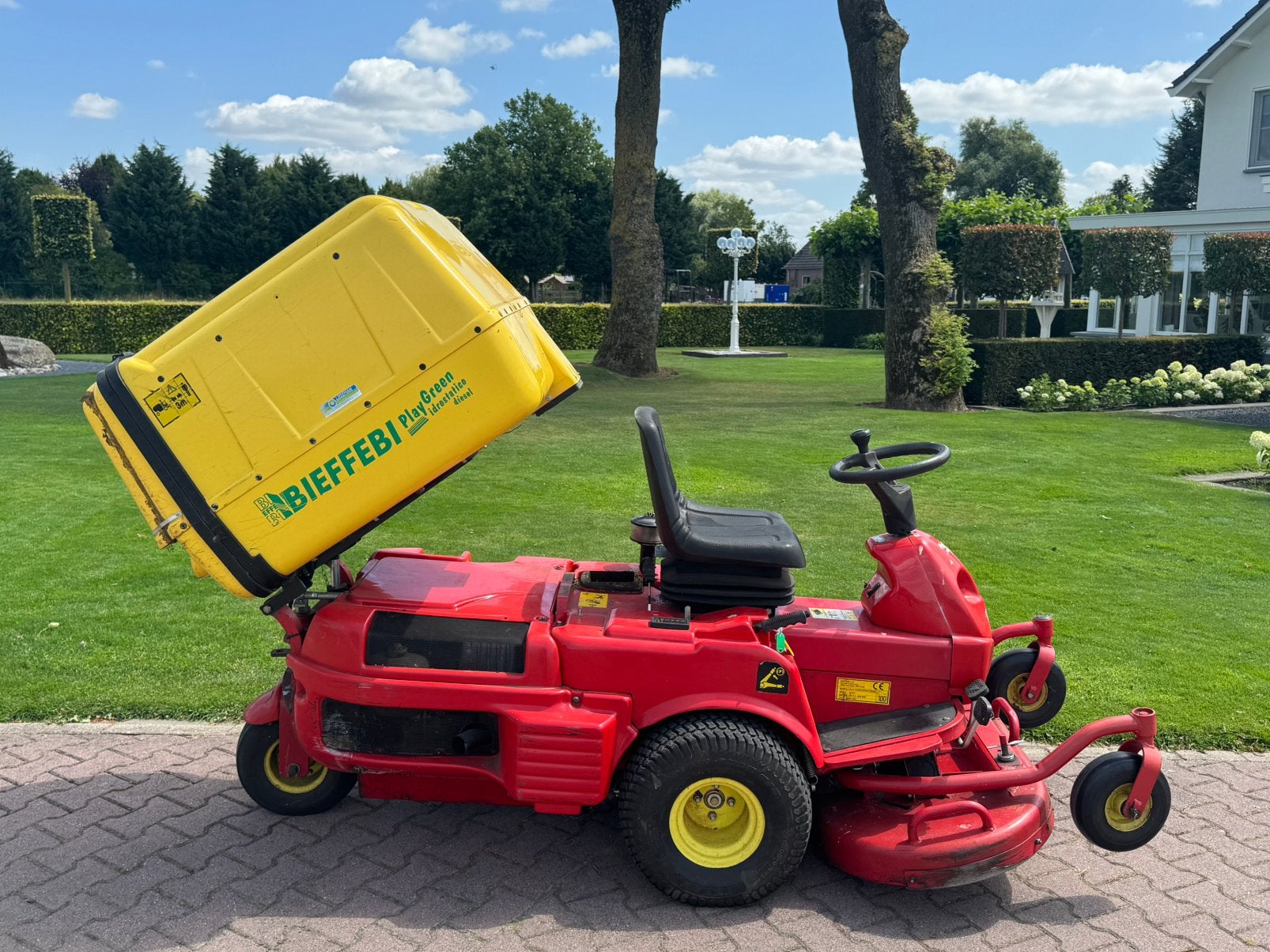 Gianni Ferrari DIESEL frontmaaier met hooglosser Zitmaaier, Ophalen, Gebruikt, Opvangbak