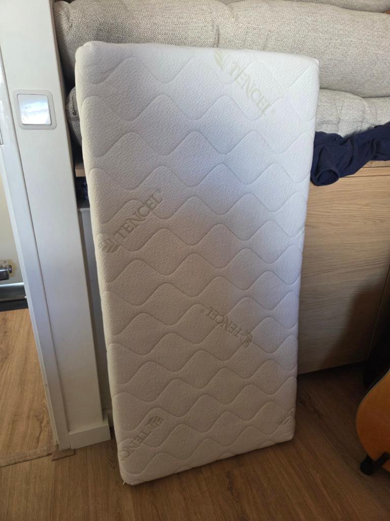 Tencel koudschuim matras baby ledikant 60x120, Huis en Inrichting, Slaapkamer | Matrassen en Bedbodems, Ophalen, 190 cm of minder