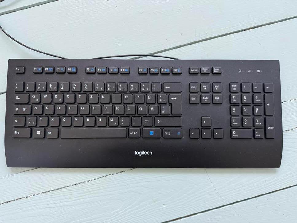 Logitech K280e toetsenbord - Zo goed als nieuw, Computers en Software, Toetsenborden, Multimediatoetsen, Ophalen of Verzenden