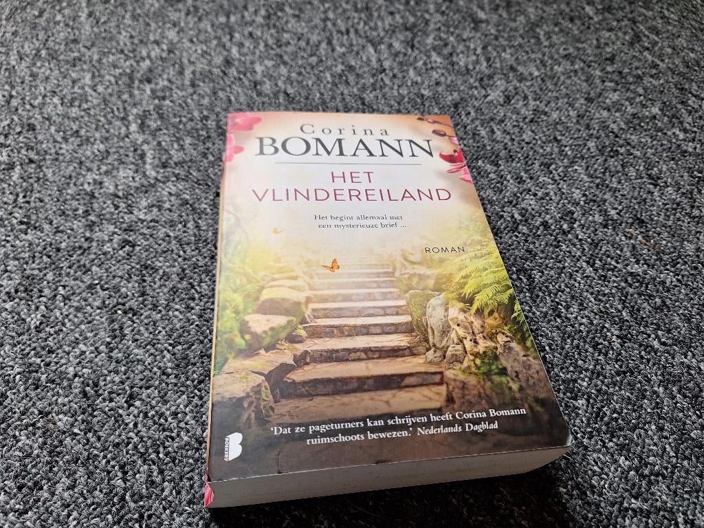 Roman corina bomann, het vlindereiland, Boeken, Romans, Ophalen of Verzenden, Zo goed als nieuw