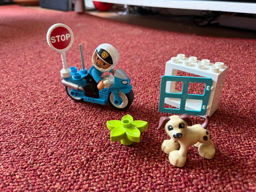 DUPLO motoragent met hokje en hondje., Kinderen en Baby's, Ophalen, Gebruikt, Minifiguur, Duplo