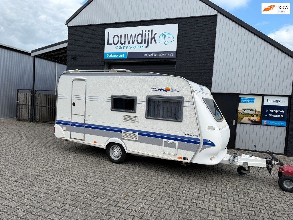 HOBBY De Luxe 440 SF ’04 (Vastbed 210cm), Caravans en Kamperen, Vast bed, Hobby, Bedrijf, Treinzit