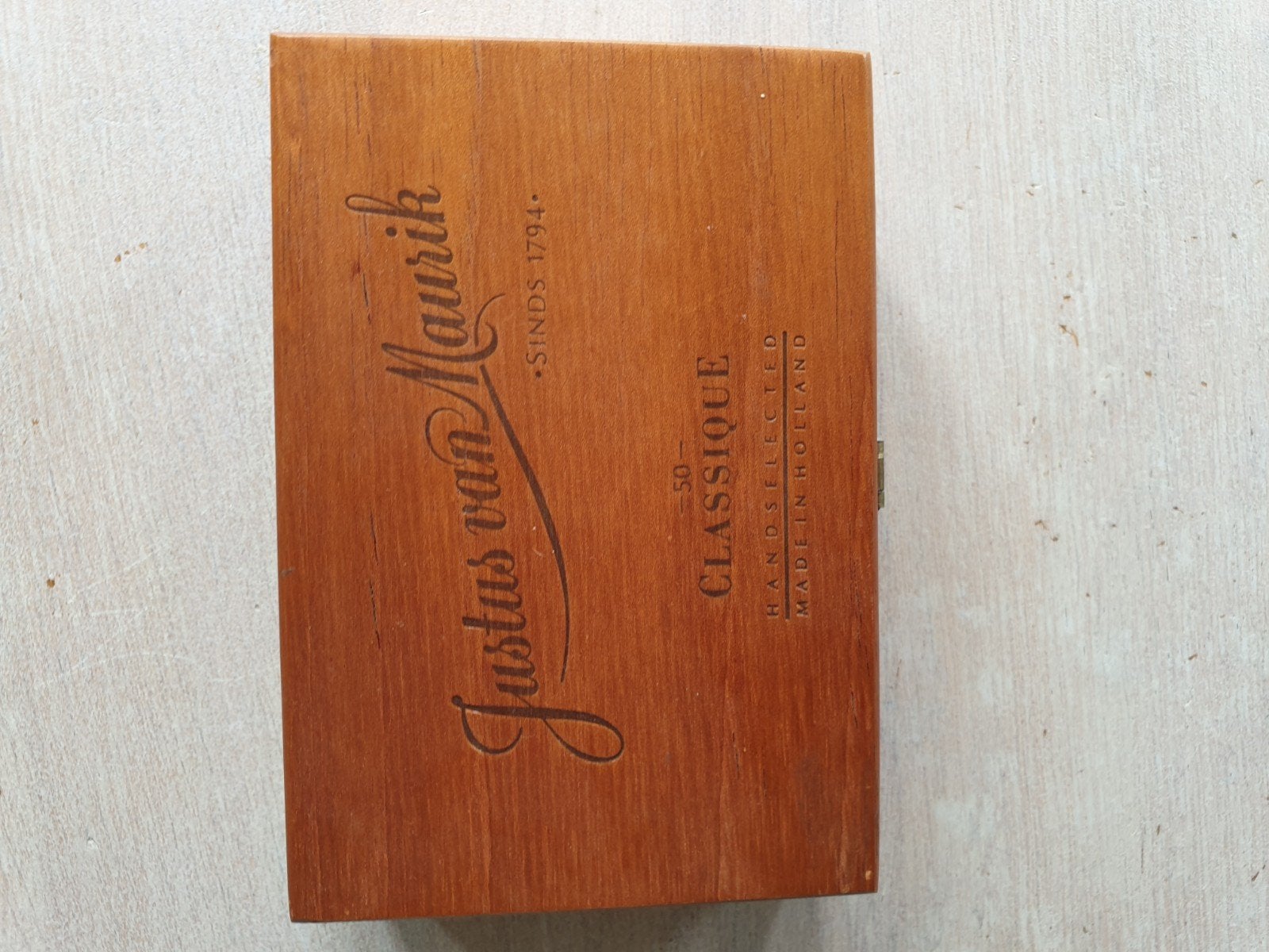 Justus van Maurik sigarendoos
17 x 11,5 x 5 cm, Verzamelen, Ophalen of Verzenden, Overige