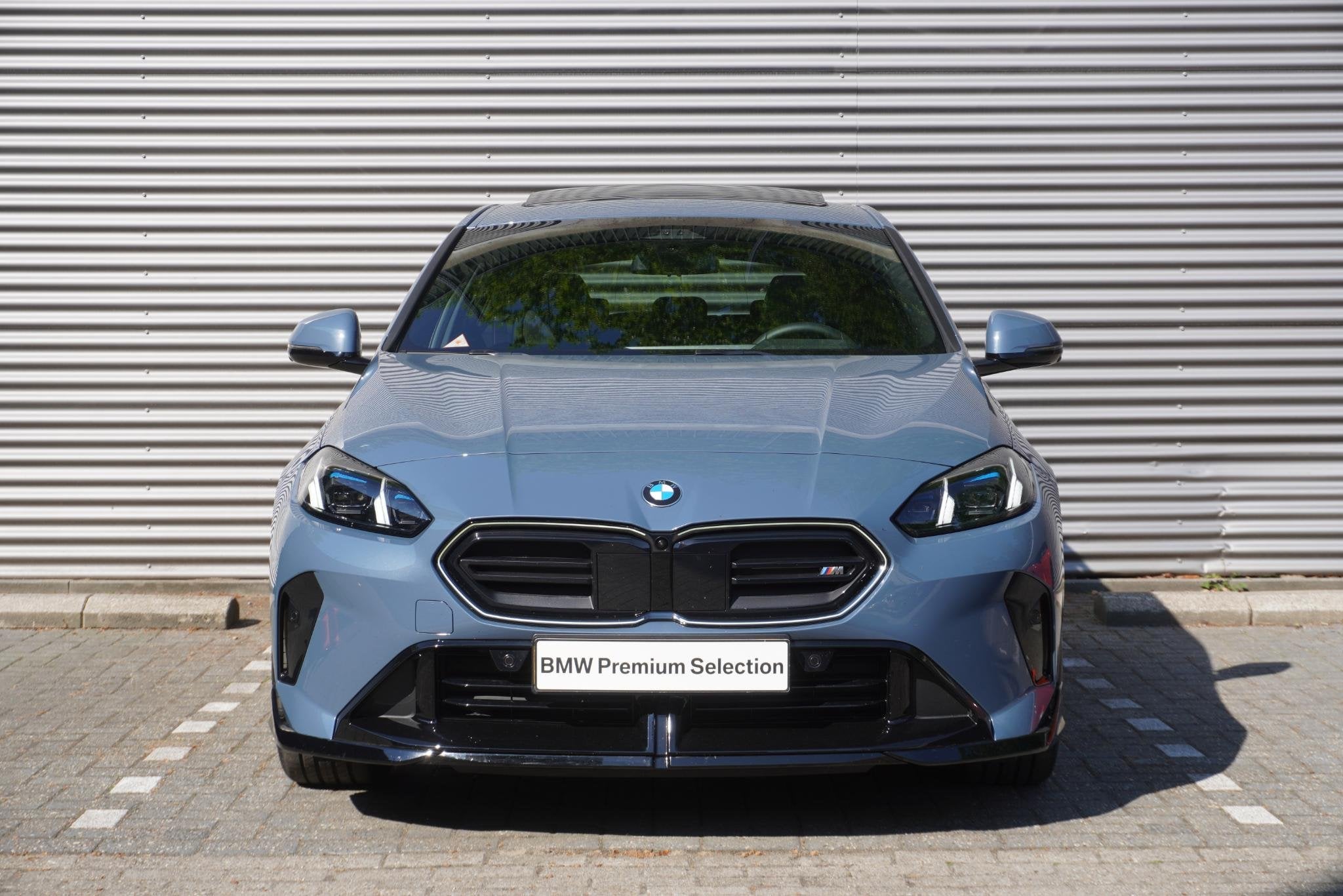 BMW 1 Serie 120 M Sportpakket Pro | Individual lak | Stuurwi, Auto's, Met garantie (alle), Blauw, Origineel Nederlands, 19 km/l