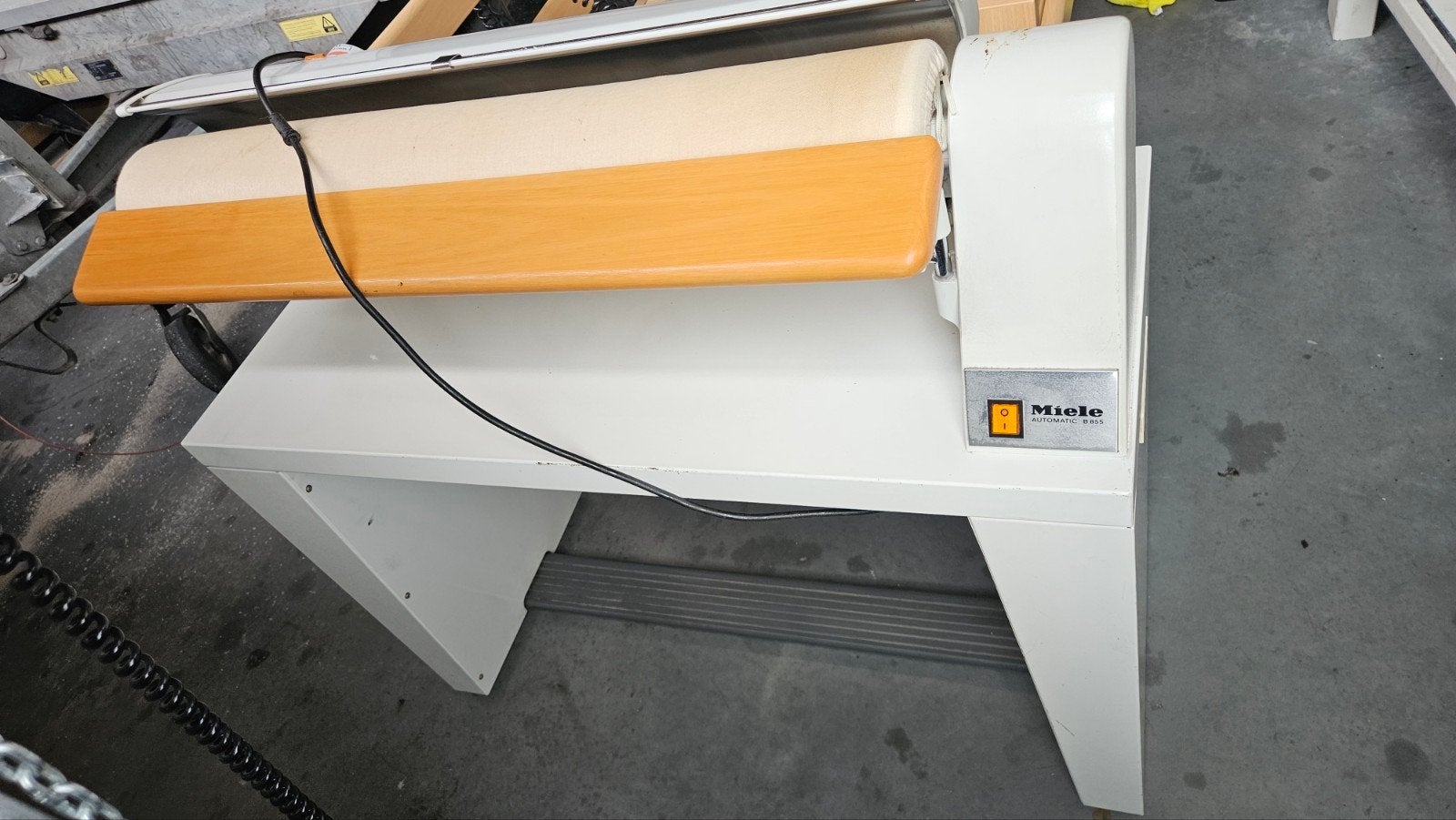 Miele Strijkmachine B855 voor grote lappen en dekbedden, Ophalen, Gebruikt