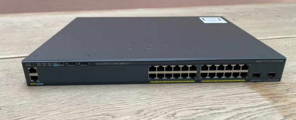 Cisco Switch 48 poorts + 2x SFP+, Ophalen of Verzenden, Zo goed als nieuw