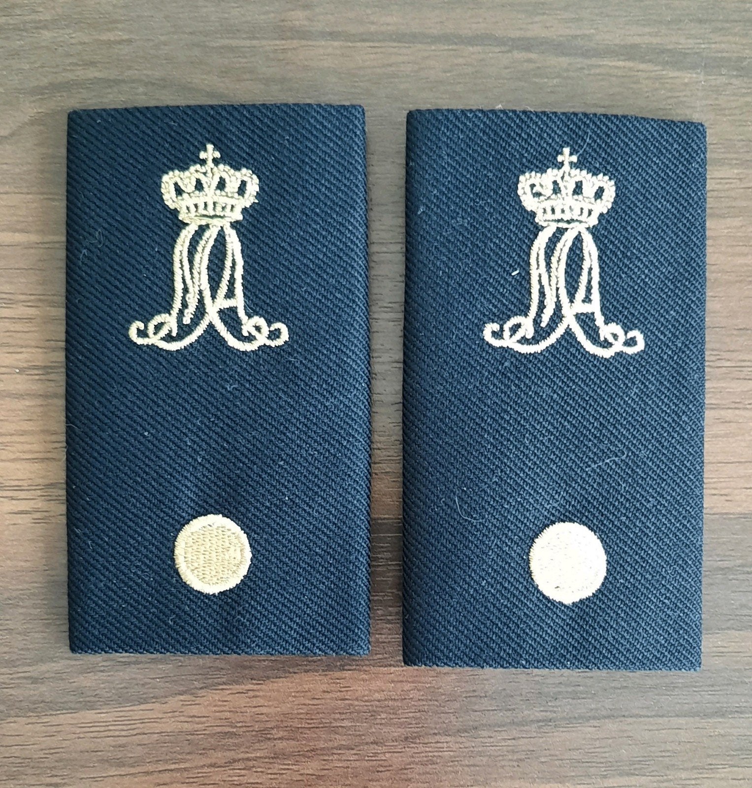 KMar ROT kornet (overhemd), Verzenden, Marechaussee, Nederland, Embleem of Badge