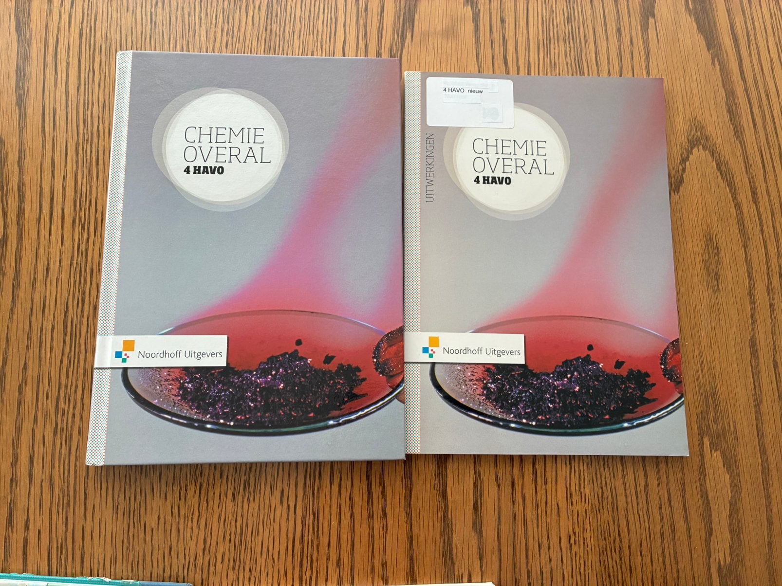 Chemie overal havo 4 tekstboek + uitwerkingen, Ophalen of Verzenden, Gelezen, Natuurwetenschap