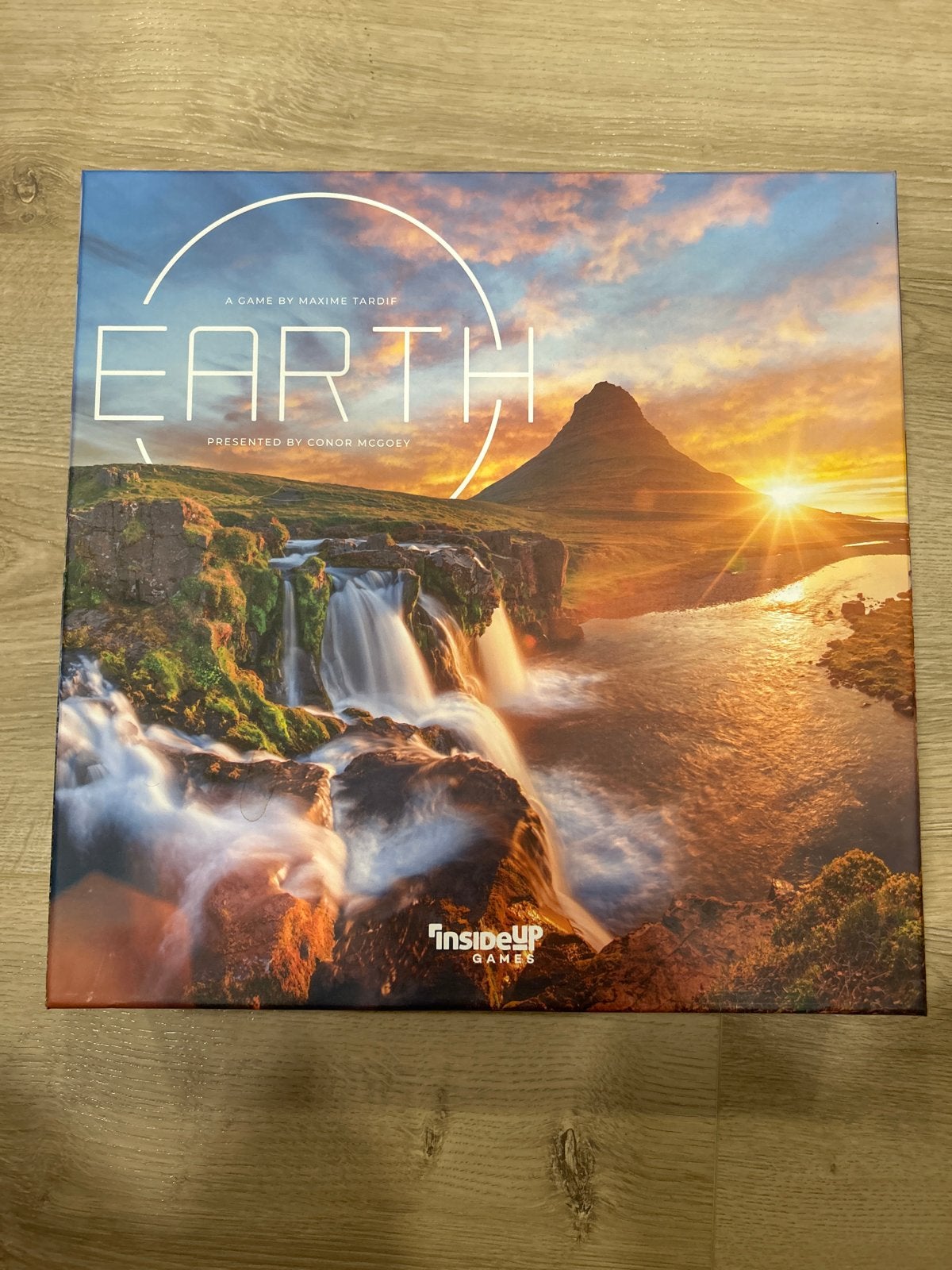 Earth bordspel (Kickstarter editie) - Zo goed als nieuw, Hobby en Vrije tijd, Een of twee spelers, Ophalen of Verzenden, Zo goed als nieuw