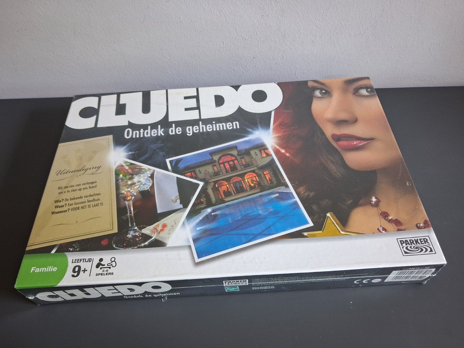 Cluedo nieuw in folie bordspel spel, Hobby en Vrije tijd, Gezelschapsspellen | Bordspellen, Vijf spelers of meer, Ophalen of Verzenden