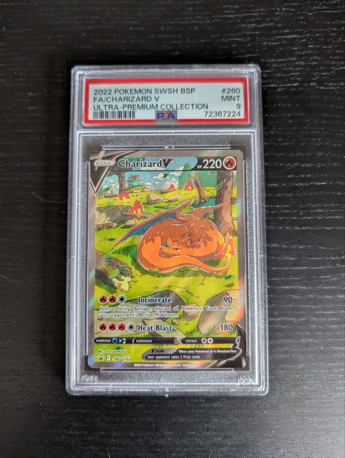 Charizard V SWSH260 Ultra Premium Collection PSA 9, Ophalen of Verzenden