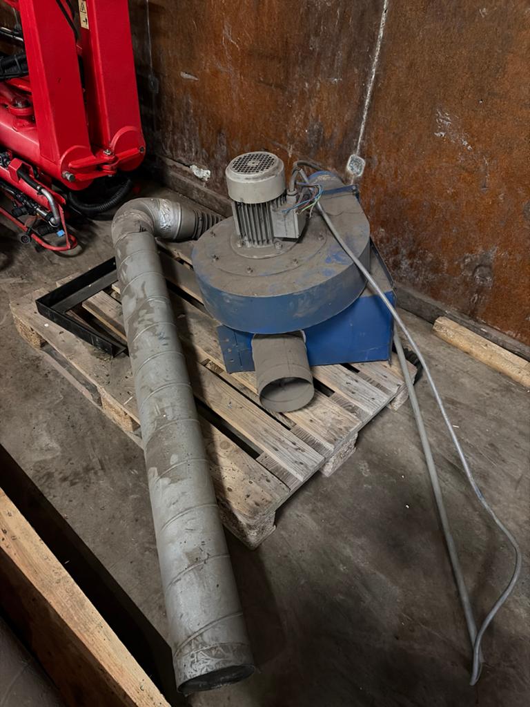 Industriële afzuiger met diverse buizen, Doe-het-zelf en Verbouw, Ventilatie en Afzuiging, Ophalen, Gebruikt, Afzuiger