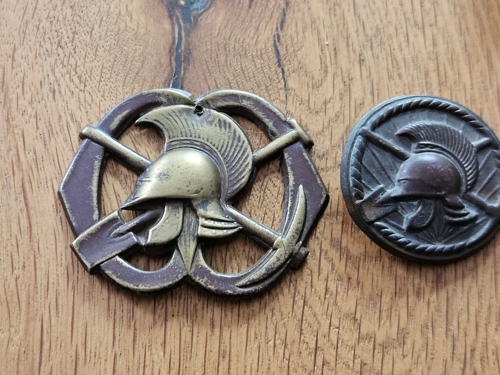 vroeg baret embleem van de Genie / Regimen pioniers, Ophalen of Verzenden, Landmacht, Nederland, Embleem of Badge