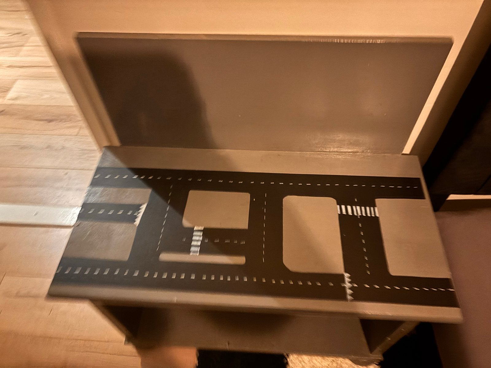 Kinderbankje met wegenprint - Speelplezier gegarandeerd!, Ophalen, Gebruikt, Tafel(s)