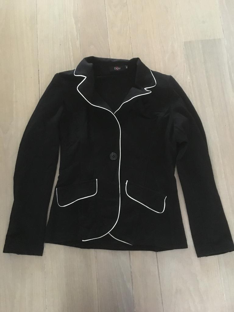 Nieuwe blazer van Enjoy. Zwart met een wit randje. Maat M., Ophalen of Verzenden, Nieuw, Zwart