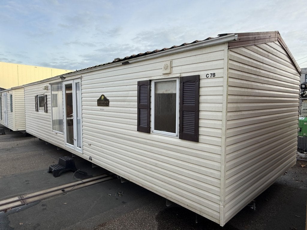 Willerby Cottage 10 x 3.70 m Pannendak Kunststof, Caravans en Kamperen, Niet ingevuld, Niet ingevuld, Niet ingevuld