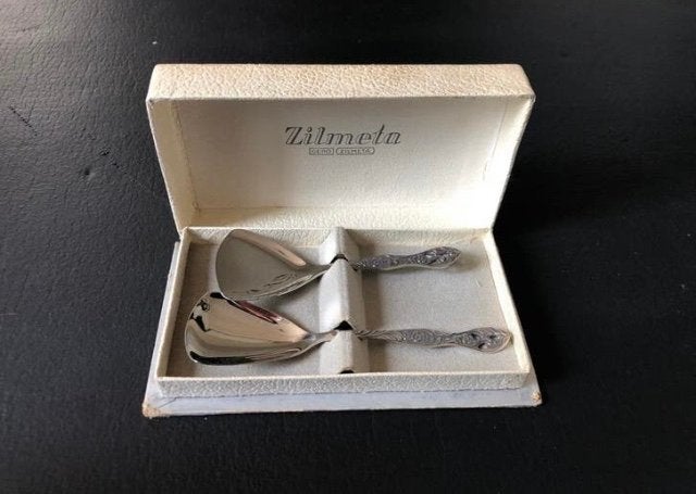 Zilmeta Suiker- en Roomlepels in Originele Doos, Antiek en Kunst, Ophalen of Verzenden