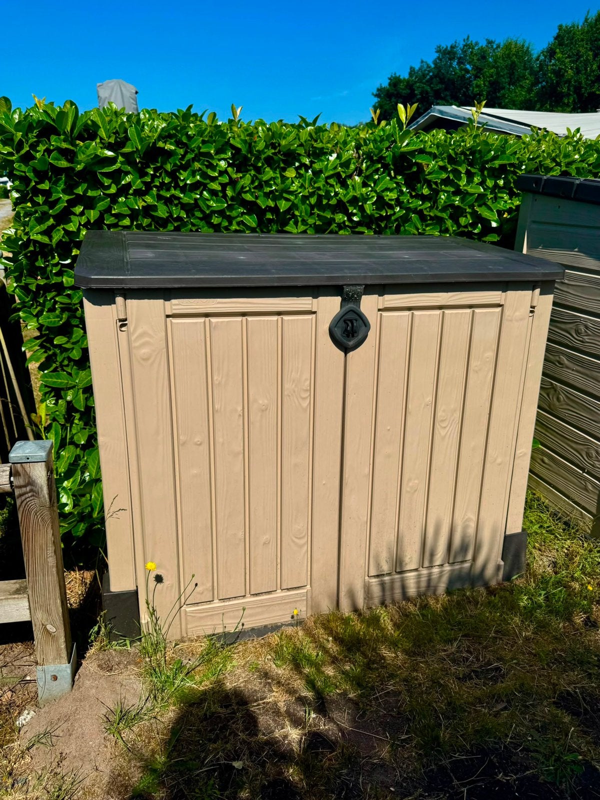 Kleinere witte opslag kast, Tuin en Terras, Bergingen en Tuinkasten, Ophalen, Gebruikt, Kunststof, Overige typen