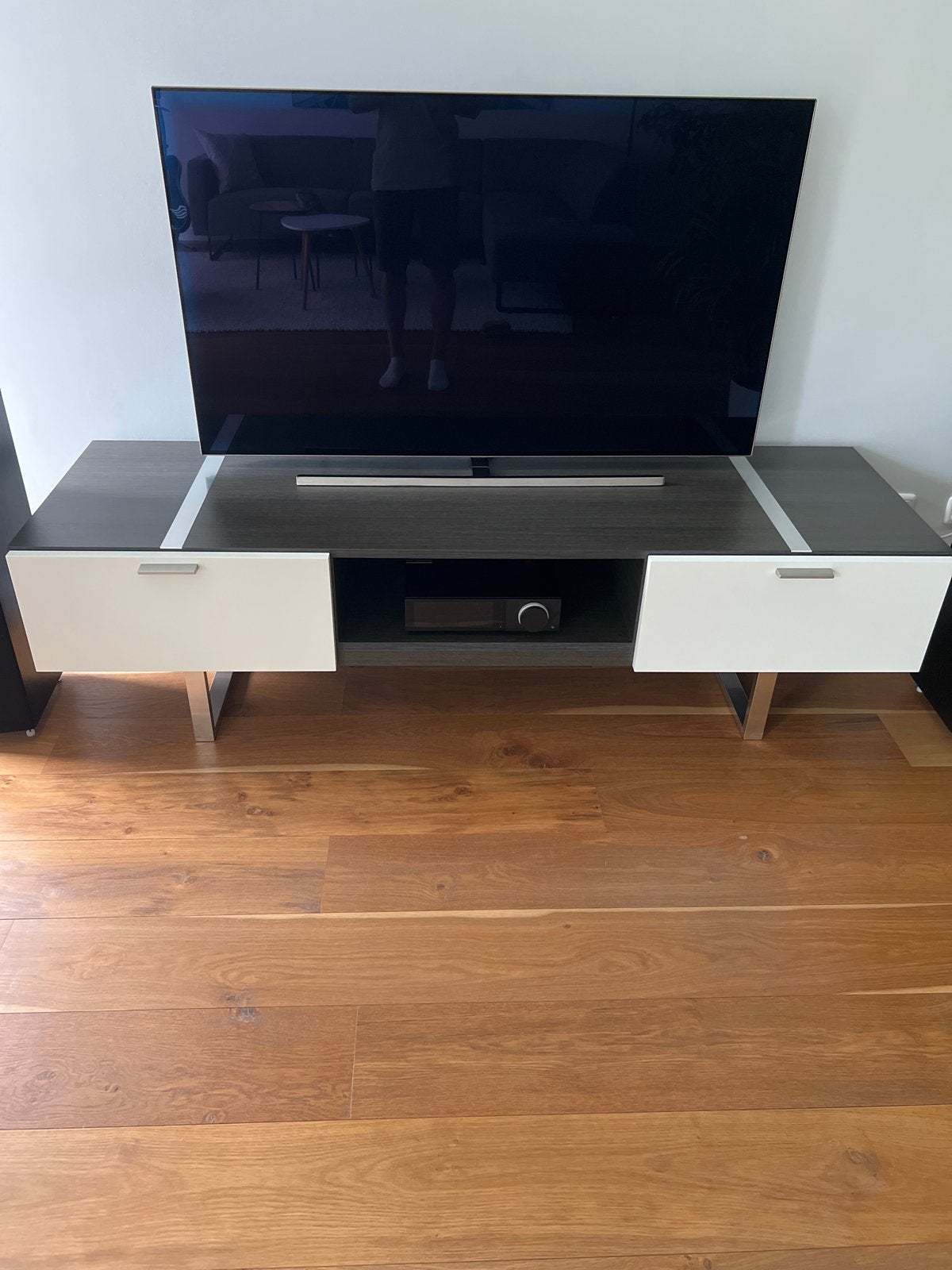 Gratis: Modern TV meubel met 2 soft-close lades - Rosmalen, Ophalen, 150 tot 200 cm, Zo goed als nieuw, Minder dan 100 cm