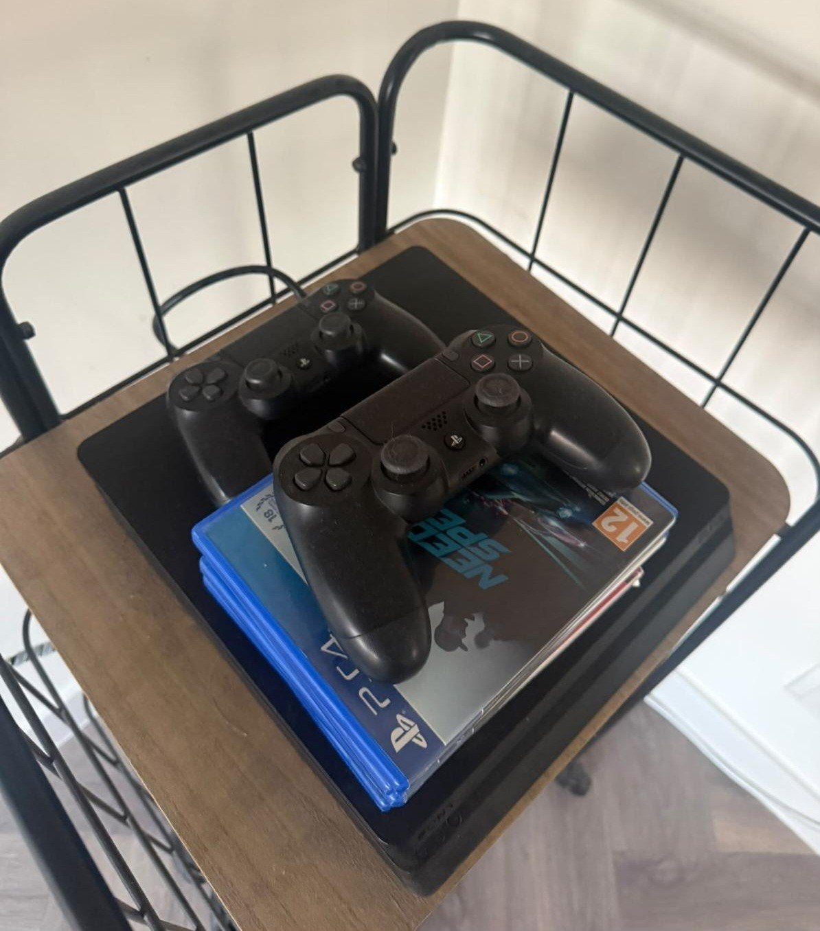 PlayStation 4 met 2 controllers en 5 games, Ophalen of Verzenden
