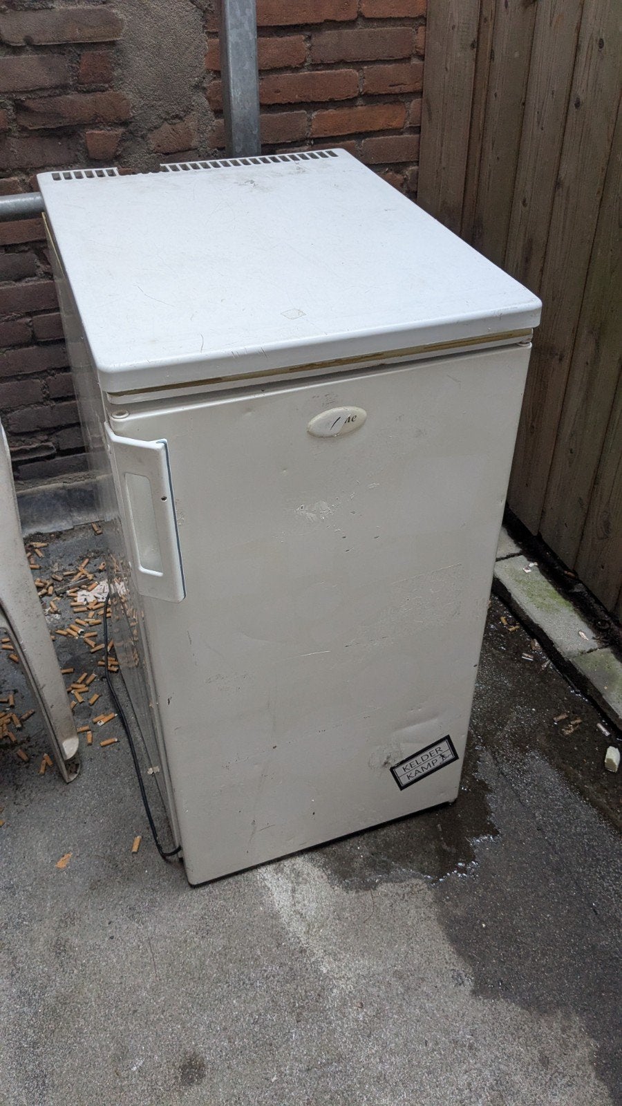 Koelkast voor oud ijzer of onderdelen, Witgoed en Apparatuur, 100 tot 150 liter, Niet werkend, 45 tot 60 cm, Met vriesvak