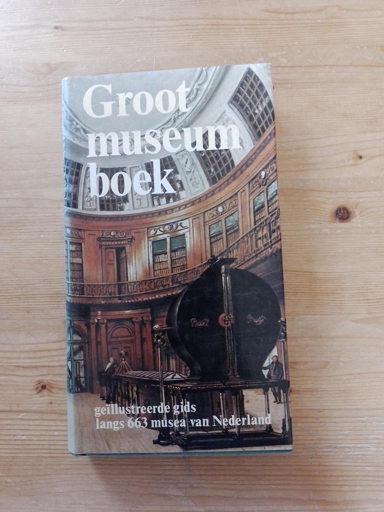 Groot museumboek  Annemiek Overbeek, Gelezen, Ophalen of Verzenden, Annemiek Overbeek, Overige onderwerpen