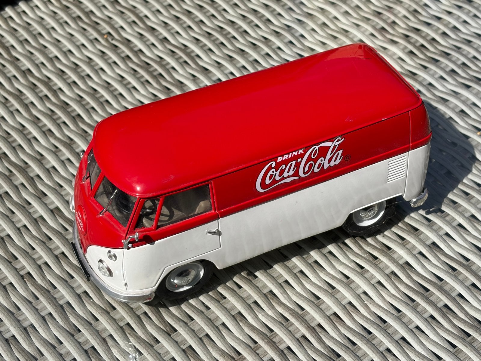 Volkswagen Coca-Cola busje 1:18 - Solido VW Combi 1966, Ophalen, Gebruikt, Auto, Solido