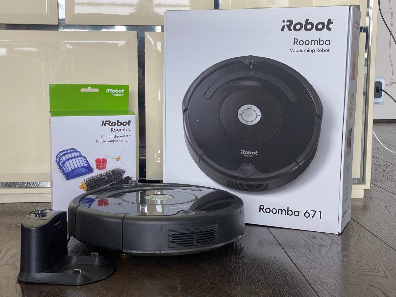 iRobot Roomba 671 Robotstofzuiger met extra onderdelen, Ophalen, IRobot, Zo goed als nieuw, Robotstofzuiger