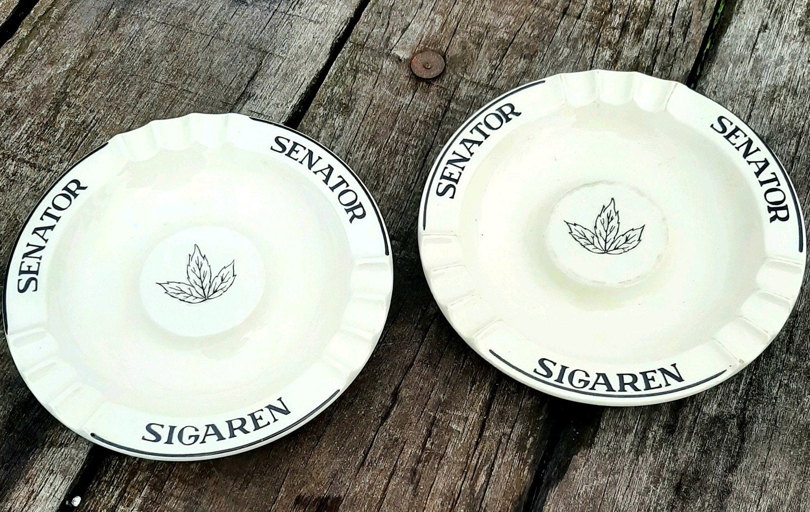 Vintage - SENATOR - Asbak - (Sigaar,  cafe)

Twee zeer leuke, Ophalen of Verzenden, Asbak