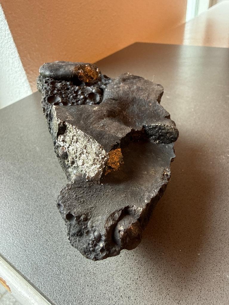 Bijzonder mineraal met pyriet/marcasiet insluitingen, Ophalen of Verzenden, Mineraal