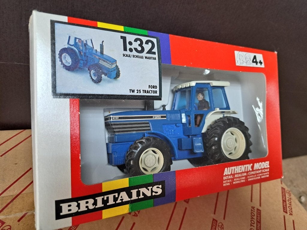 Nette Britains 9508 Ford 8730 1:32 Tractor in doos, Ophalen of Verzenden, Tractor of Landbouw, Britains