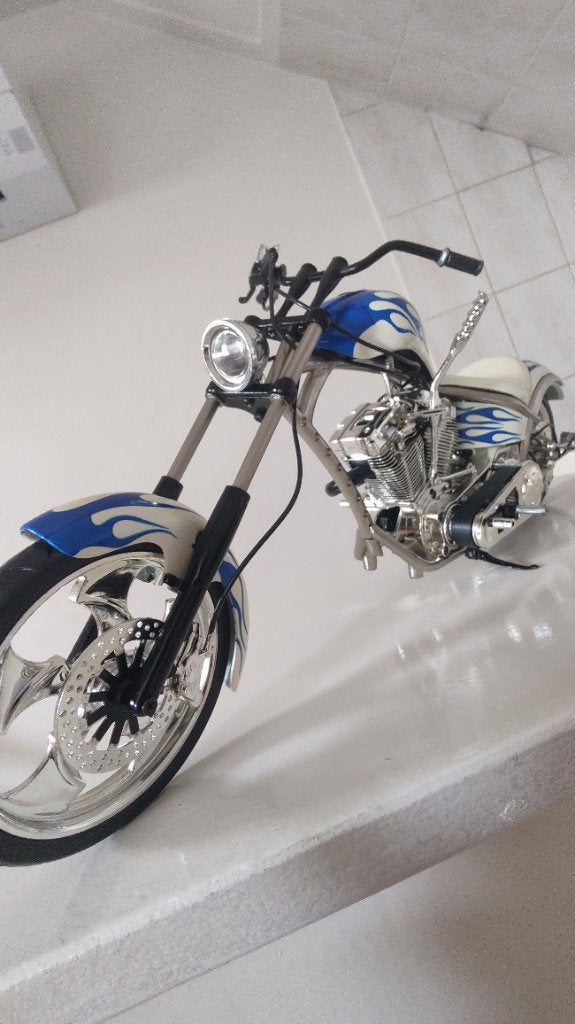 West Coast choppers Strugis Special 1:10 Jesse James chopper, Ophalen, Gebruikt, 1:9 t/m 1:12, Motor