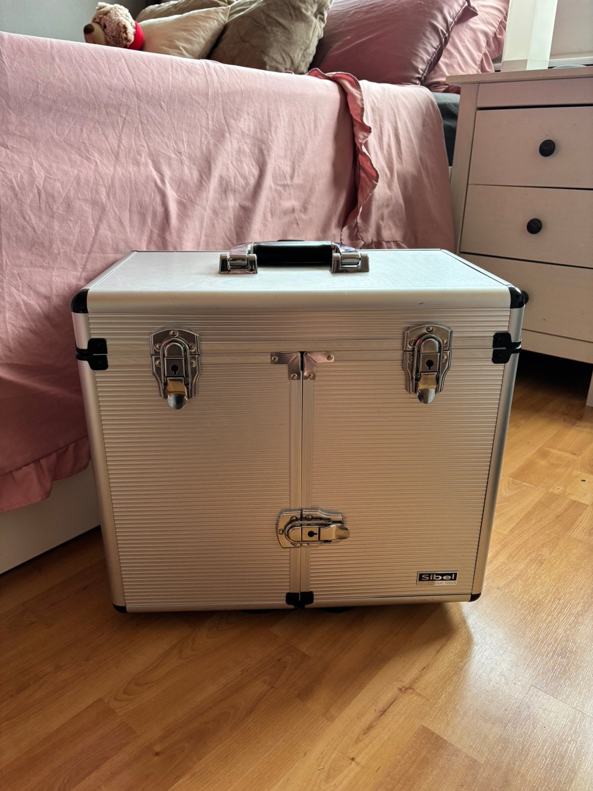 Sibel Maxi Aluminium Koffer met Trolley - Kappersopleiding, Sieraden, Tassen en Uiterlijk, Beautycases, Ophalen, Gebruikt, Grijs