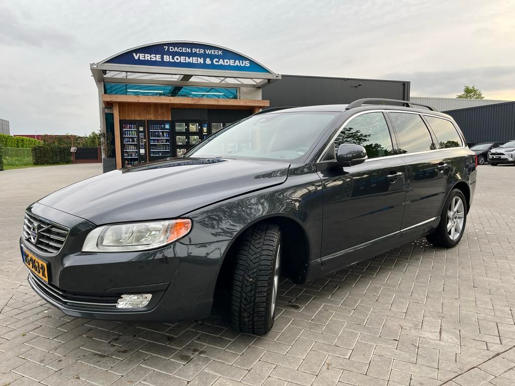 Volvo V70 2.0 D3 Momentum november 2013 donkergrijs, Auto's, Voorwielaandrijving, 136 pk, 1984 cc, Particulier