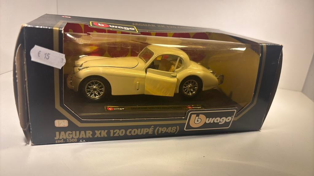 Jaguar xk120 coupe 1948 Bburago 1.24