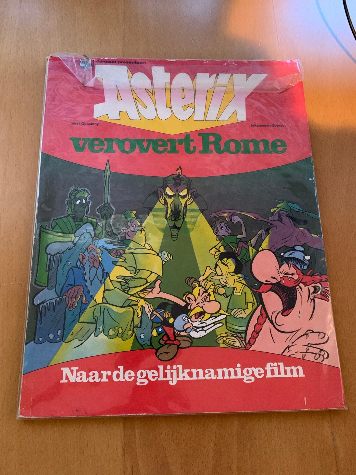 Asterix Verovert Rome - Naar de gelijknamige film, Eén stripboek, Ophalen of Verzenden, Zo goed als nieuw