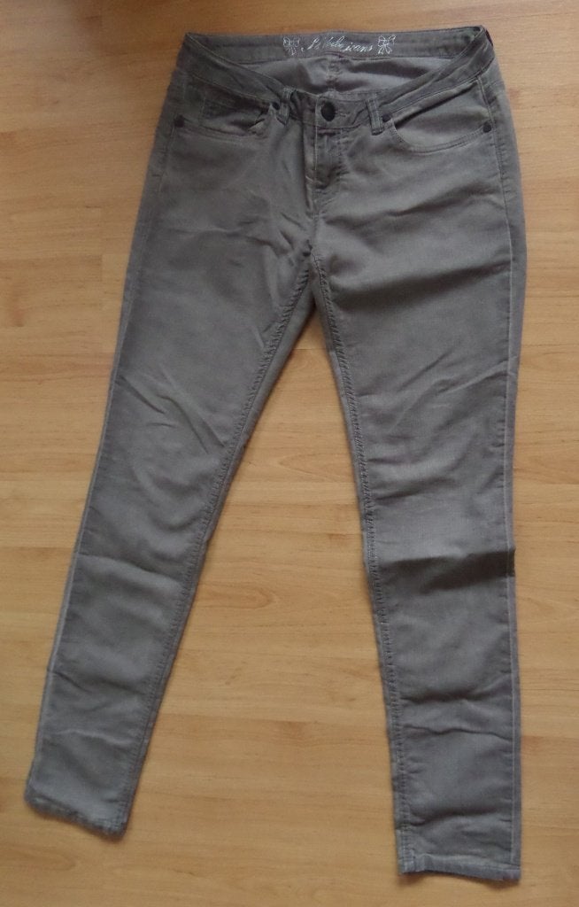 Grijze stretchjeans van Il Dolce maat 38, Ophalen of Verzenden, Nieuw, Grijs, W30 - W32 (confectie 38/40)