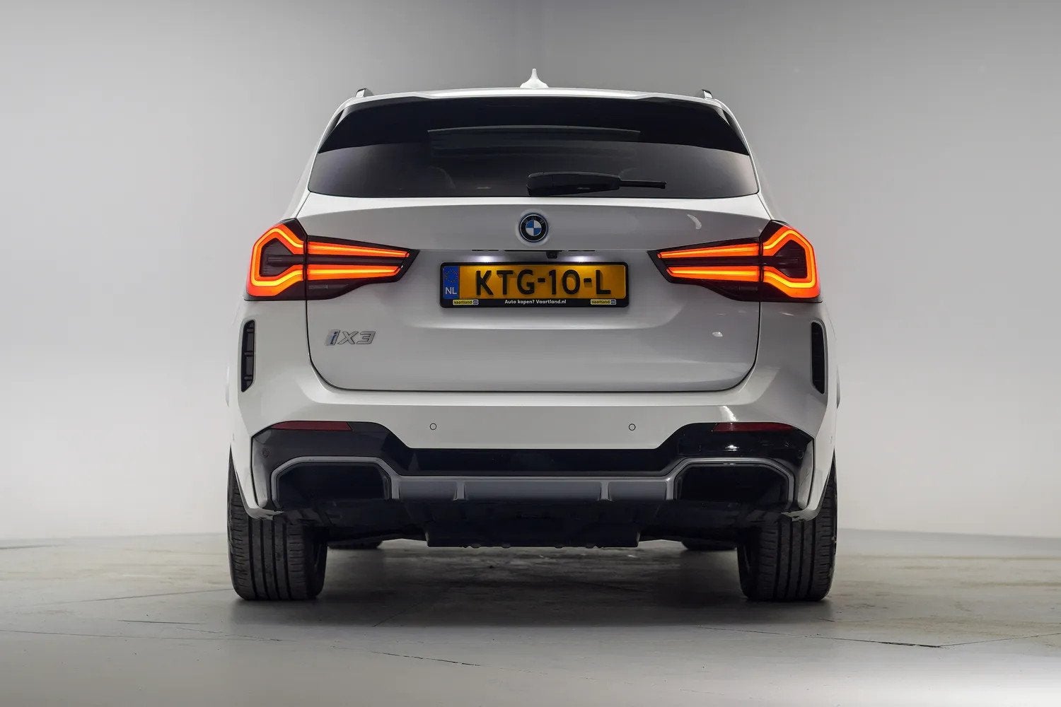 Foto 38 van BMW iX3 80 kWh M Sport Shadow [ Panorama Leder ACC ]